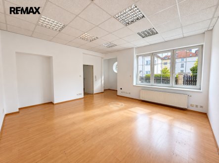 Pronájem kanceláře, 66 m²