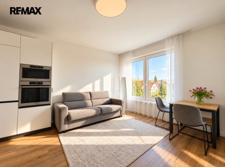 Pronájem bytu, 1+kk, 35 m²
