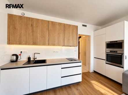 Pronájem bytu, 1+kk, 35 m²