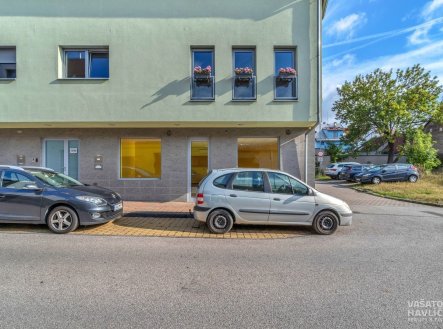 Pronájem obchodní prostory, 57 m²