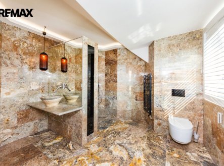 1-14-koupelna-patro1.jpg | Prodej - dům/vila, 433 m²