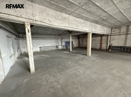 Pronájem skladu, 177 m²