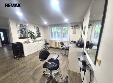 Pronájem obchodní prostory, 67 m²