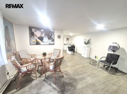 Pronájem obchodní prostory, 67 m²