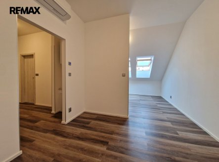 Pronájem bytu, 2+1, 96 m²