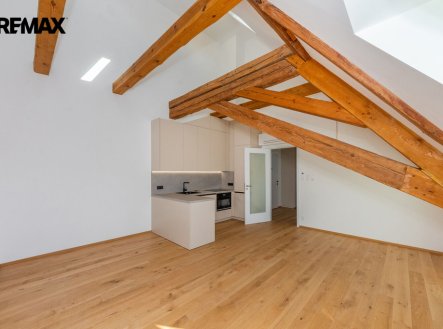Pronájem bytu, 2+kk, 66 m²