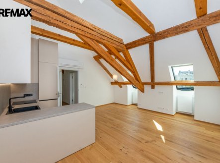 Pronájem bytu, 2+kk, 66 m²