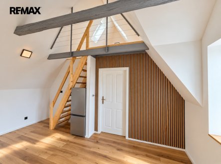 Pronájem bytu, 2+kk, 84 m²