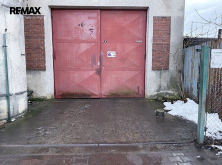 Pronájem obchodní prostory, 500 m²