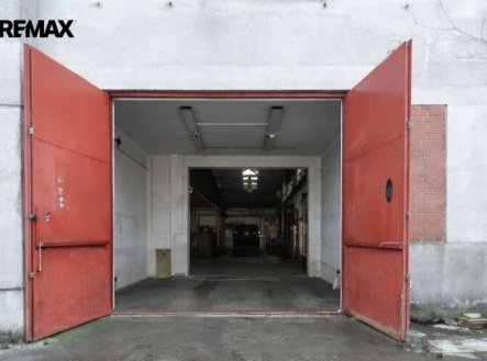 Pronájem obchodní prostory, 500 m²