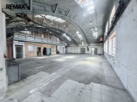 Pronájem obchodní prostory, 442 m²