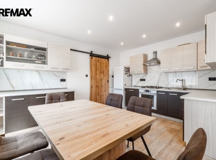 Prodej domu/vily, 196 m²