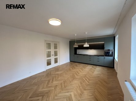 Pronájem bytu, 3+kk, 85 m²