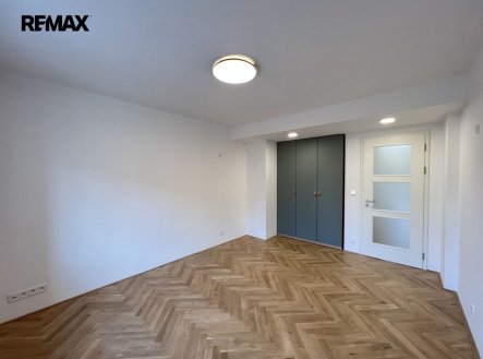 Pronájem bytu, 3+kk, 85 m²