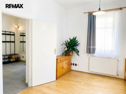 Pronájem bytu, 1+1, 37 m²