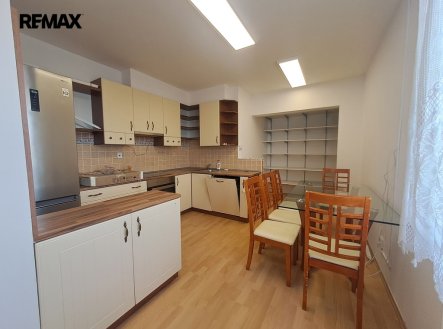 Pronájem bytu, 2+1, 77 m²