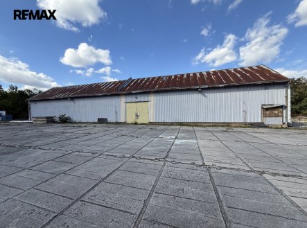 Pronájem skladu, 7 000 m²