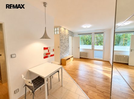 Pronájem bytu, 2+kk, 32 m²