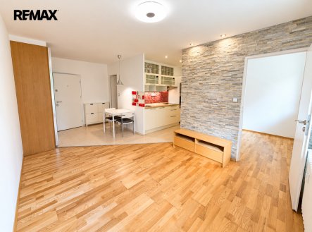 Pronájem bytu, 2+kk, 32 m²