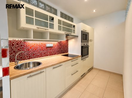 Pronájem bytu, 2+kk, 32 m²