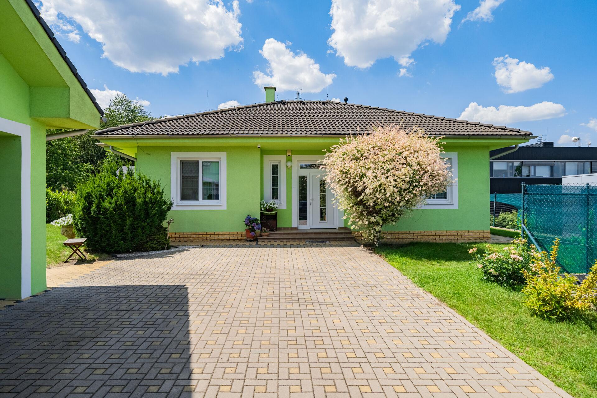 Prodej rodinného domu 3kk, pozemek 621 m2, Českobrodská ulice, Praha 9 - Hloubětín