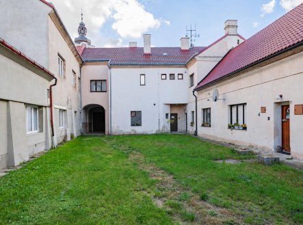 Prodej nájemního domu, 700 m²