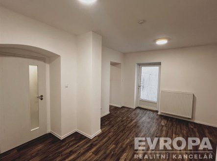 Pronájem bytu, 1+kk, 32 m²
