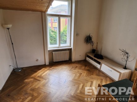 Pronájem bytu, 1+kk, 28 m²