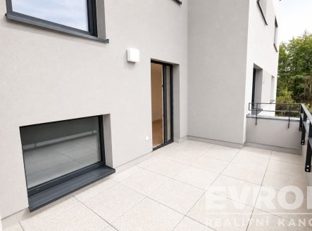 Pronájem bytu, 1+kk, 29 m²