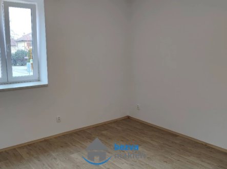 Pronájem bytu, 1+kk, 35 m²