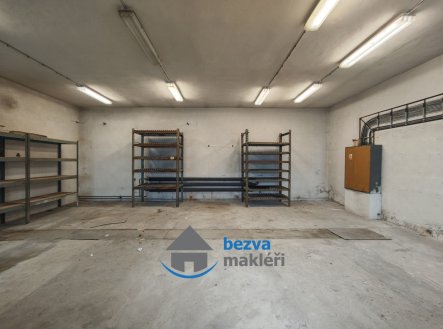 Pronájem komerčního objektu, sklad, 63 m²