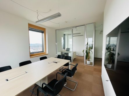 Prodej kanceláře, 77 m²