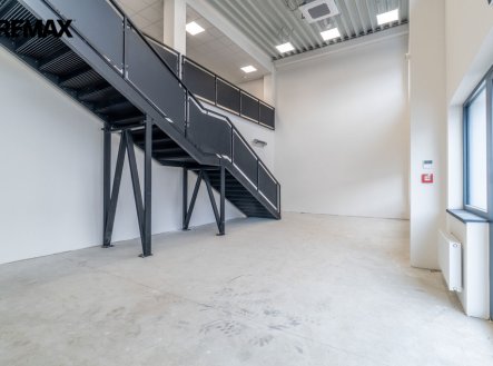 Pronájem obchodní prostory, 289 m²