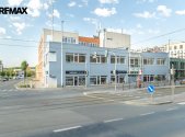 Pronájem kanceláře, 2 800 m²