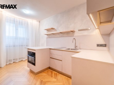 Pronájem bytu, 1+kk, 27 m²