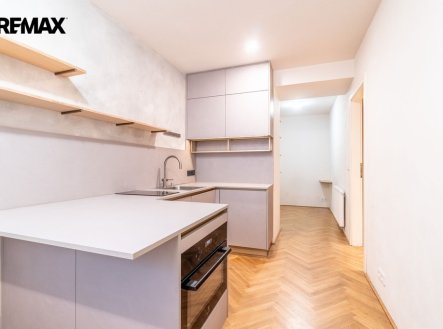 Pronájem bytu, 1+kk, 27 m²