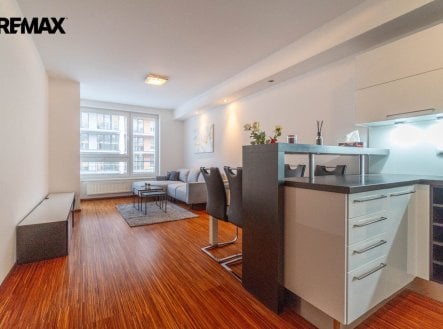 Pronájem bytu, 2+kk, 56 m²