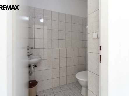 Pronájem obchodní prostory, 27 m²