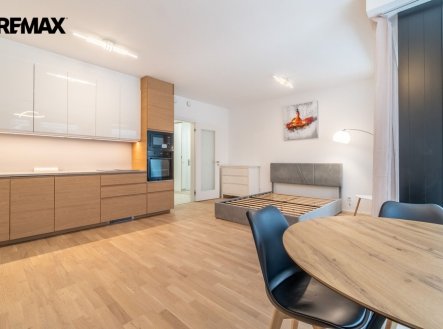 Pronájem bytu, 1+kk, 42 m²
