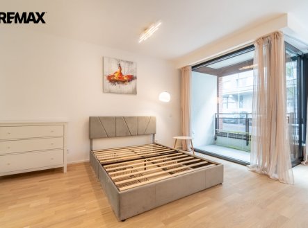 Pronájem bytu, 1+kk, 42 m²