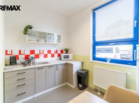 Pronájem kanceláře, 107 m²