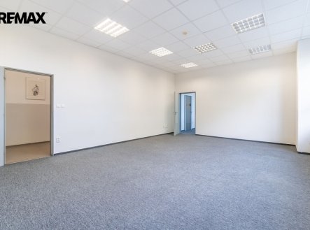 Pronájem kanceláře, 107 m²