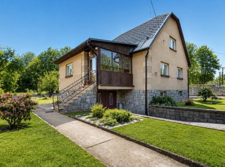 9391e2f6-2ae5-4dd5-8886-a20835fd7e7e | Prodej - dům/vila, 177 m²