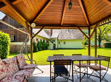 2c9e14ea-52b8-4a51-a88b-d9a2283adf09 | Prodej - dům/vila, 180 m²