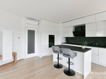 Pronájem bytu, 2+kk, 58 m²