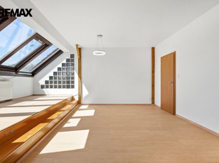 Prodej nájemního domu, 654 m²