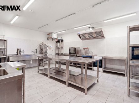 Prodej hotel, 1 730 m²