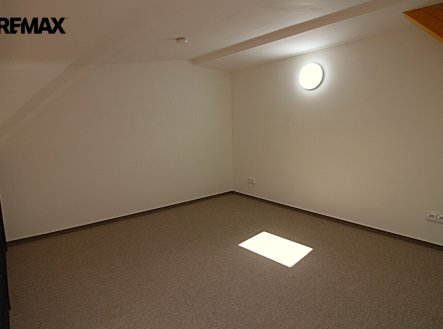 Pronájem bytu, 1+kk, 30 m²