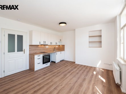Pronájem bytu, 1+kk, 27 m²