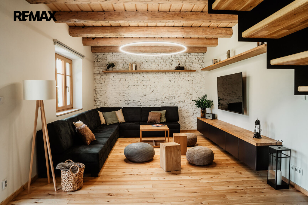 +420 739 604 767 I www.vaclavadamcik.cz I vaclav.adamcik@re-max.cz I prodej Vila Beskydy